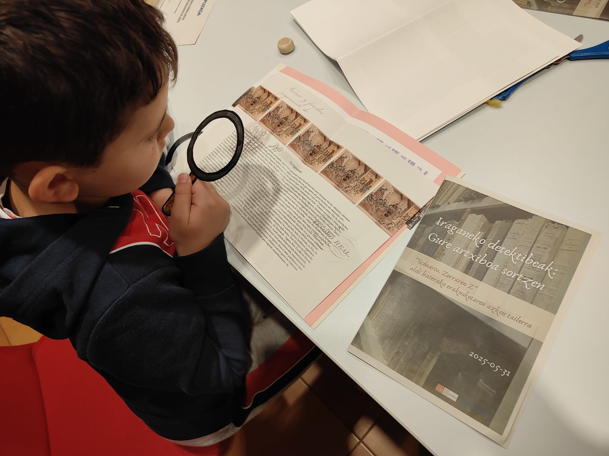 Detectives del pasado: Creando nuestro archivo