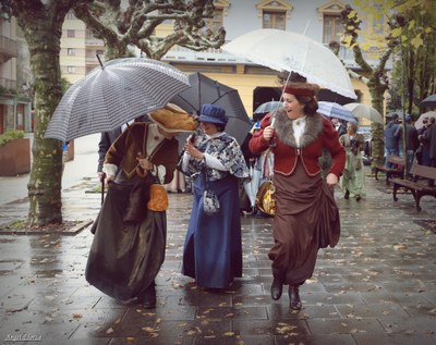 Fotografía del VII Encuentro de elegantes del siglo XIX