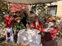 Encuentro de elegantes del siglo XIX