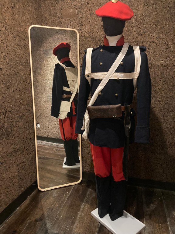 25_ZM_Musealiak 16_ Uniformea